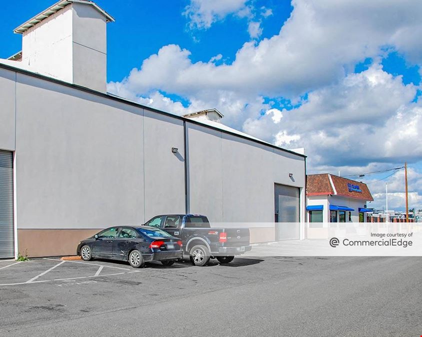 417 E Commercial St.
