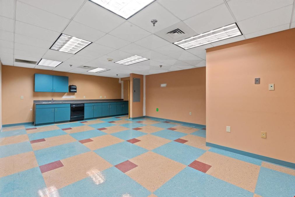 Midpark Road 2,600-22,000 SF Avail. Bus/Ind Park