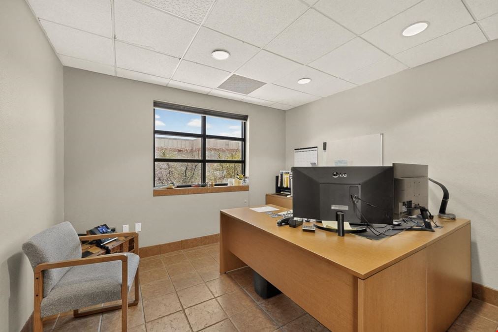 Free-Standing 2,908 SF Office with Montaño Frontage & 16 Spaces