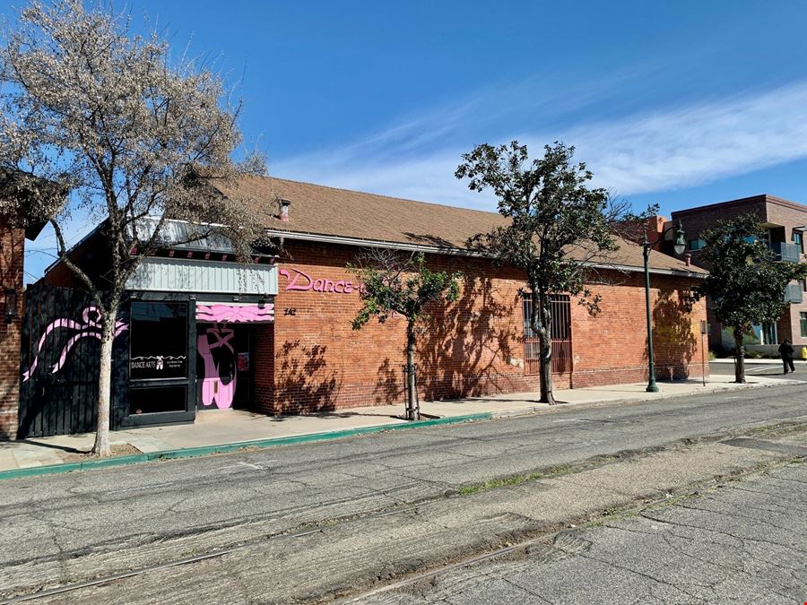 242 East Oak Avenue