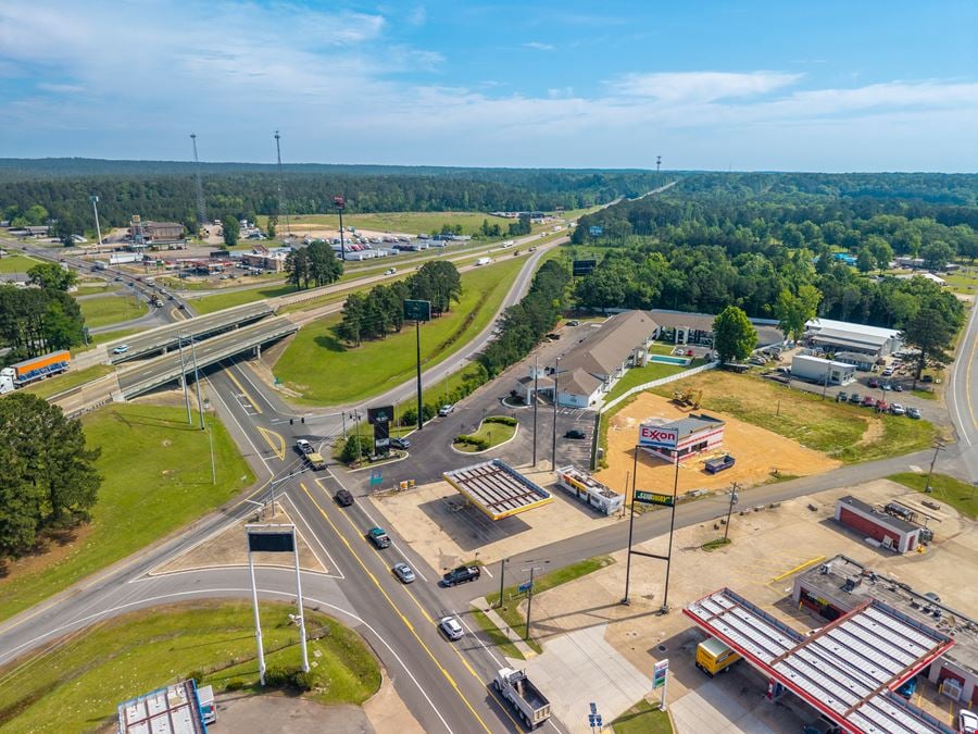 Highway 7 North / Corner Retail