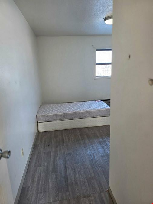 4th ST Apartments