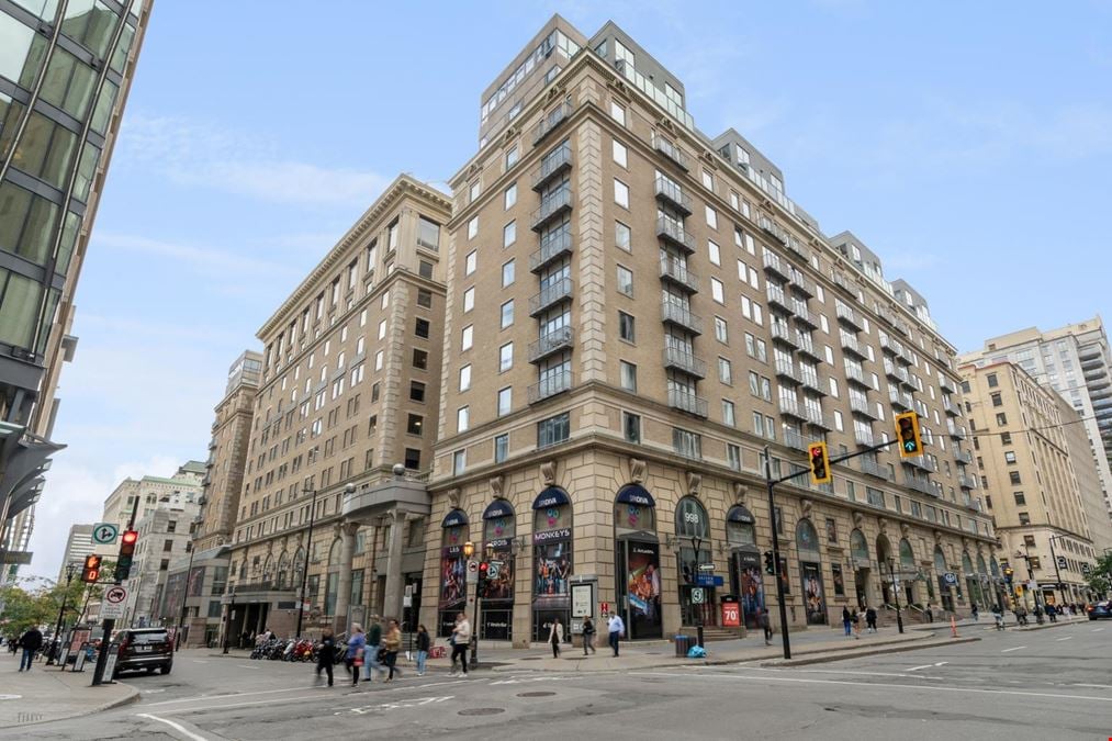 Les Cours Mont-Royal