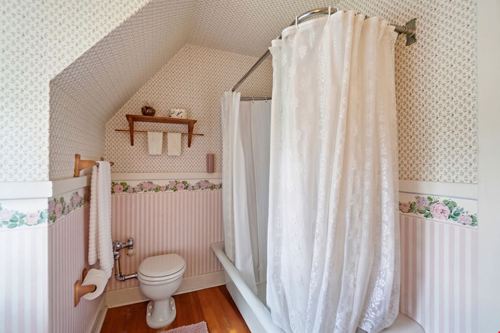 English Manor Bed and Breakfast