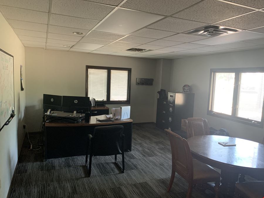 200/300 W. Walnut Street