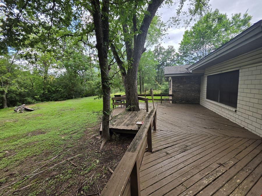 201 W Brookside