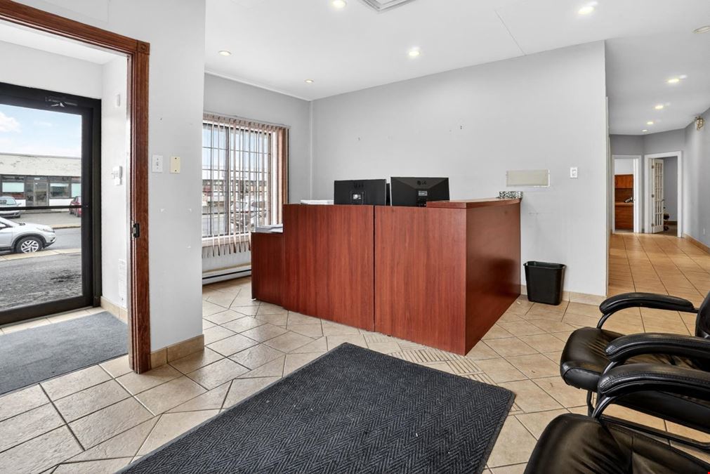 2082 avenue Chartier