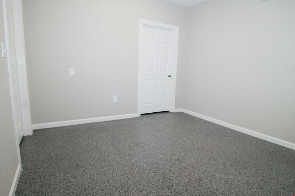 114 W Myers Blvd