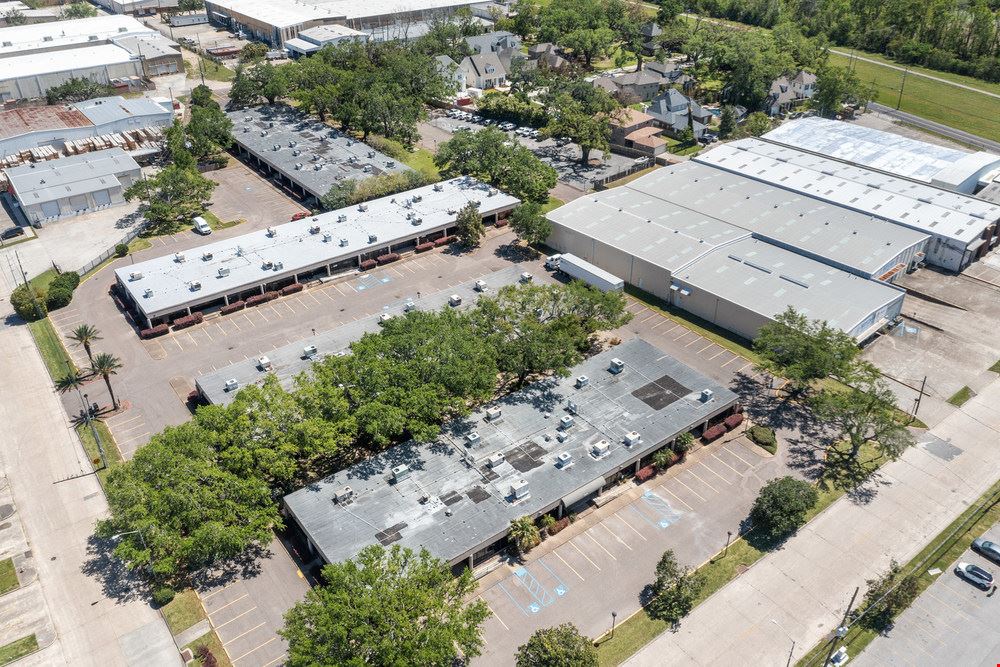 Elmwood Oaks Office Park
