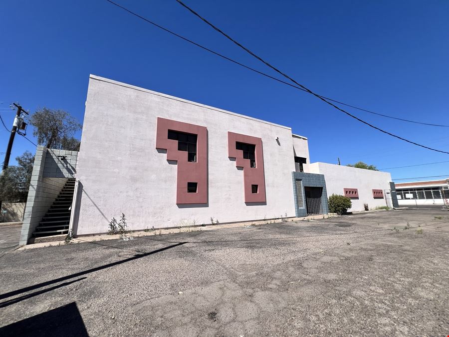 2641 E McDowell Rd