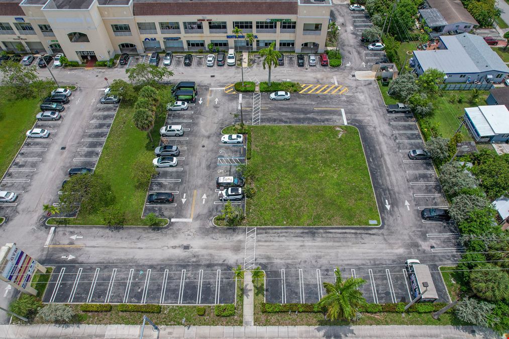4888 NW 183 ST - Outparcel and Retail/office for lease