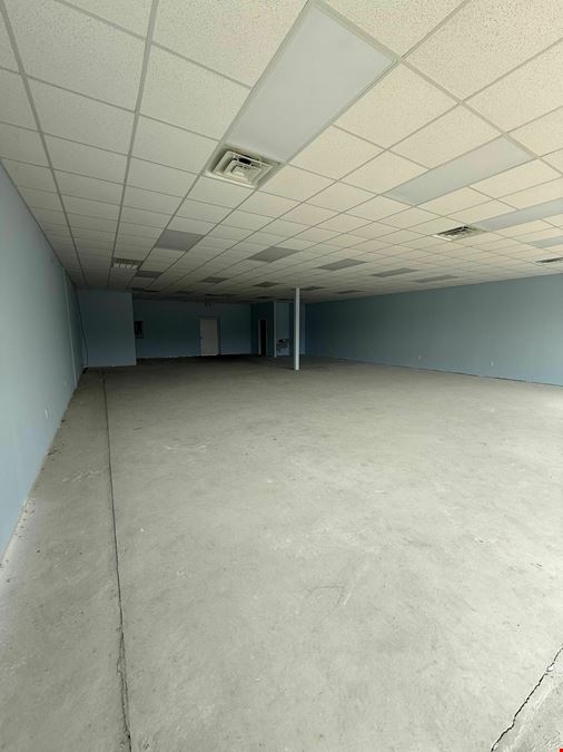1523 Veterans Pkwy, Suite B