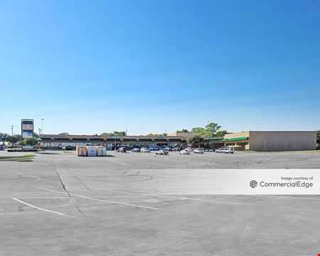 Cliffview Crossing Shopping Center - Dallas