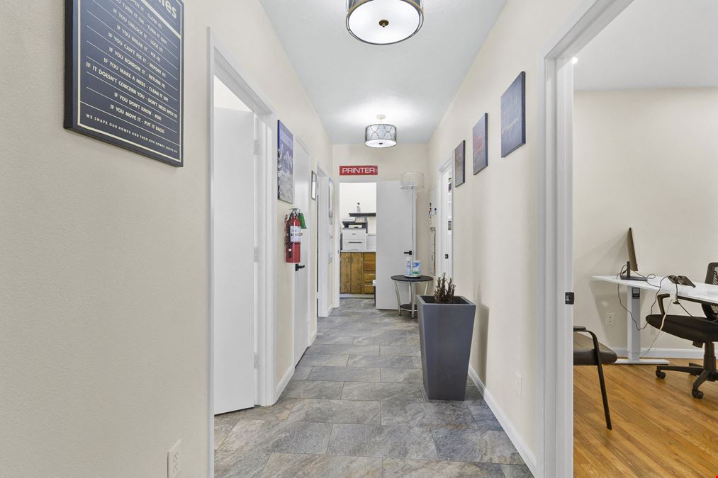 Versatile Mid-Century Office with Suites & Courtyard – Near Midtown & Texas A&M