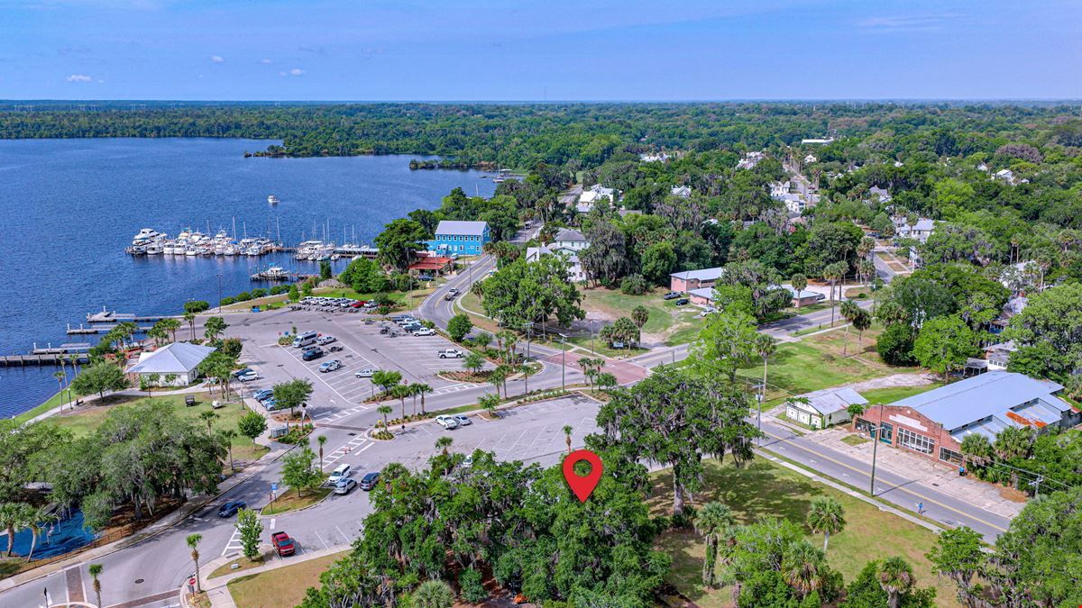 Waterview Standalone Building in Historic Downtown Palatka