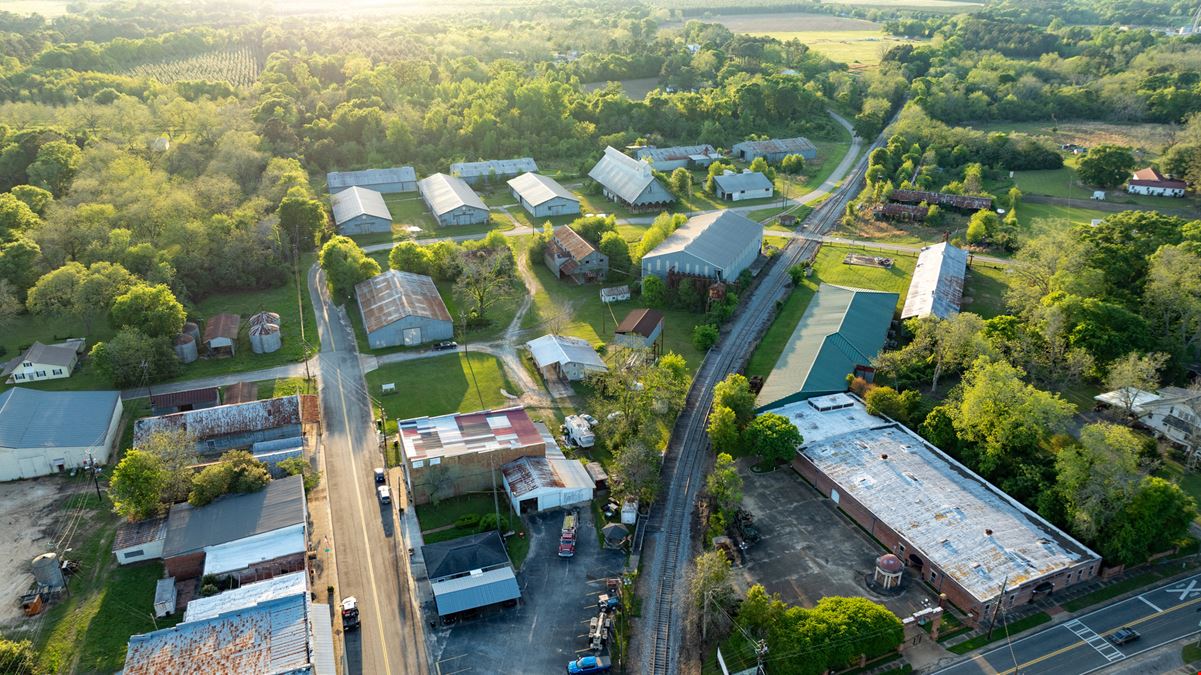 Leslie, Georgia - Cotton/Peanut Warehouses