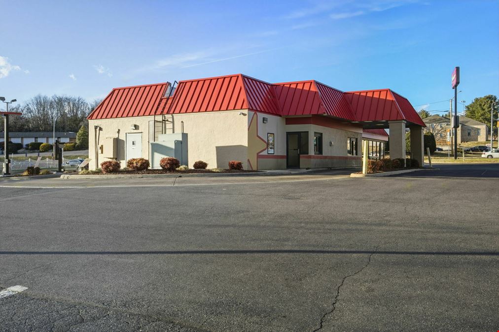 Ready-Made Drive-Thru at a Signalized Corner