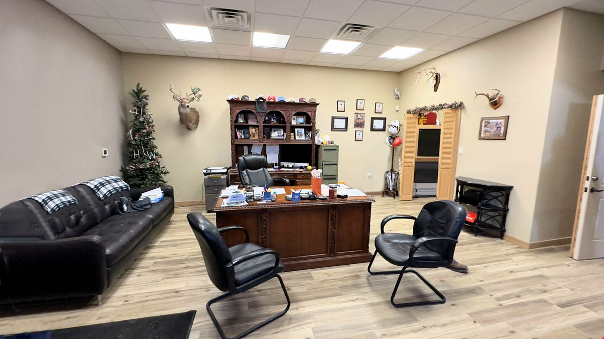 2485 ± SF Professional Office in Wildwood