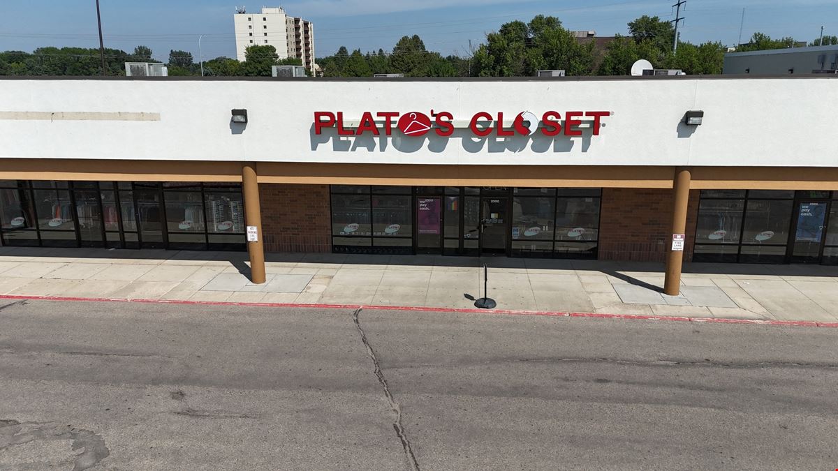 Grand Forks Multi-Tenant Shopping Center - 2550 S Columbia Road