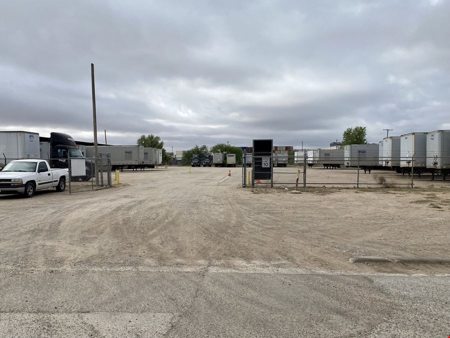 Cross Dock Facility with 23 Dock Doors Available for Sublease
