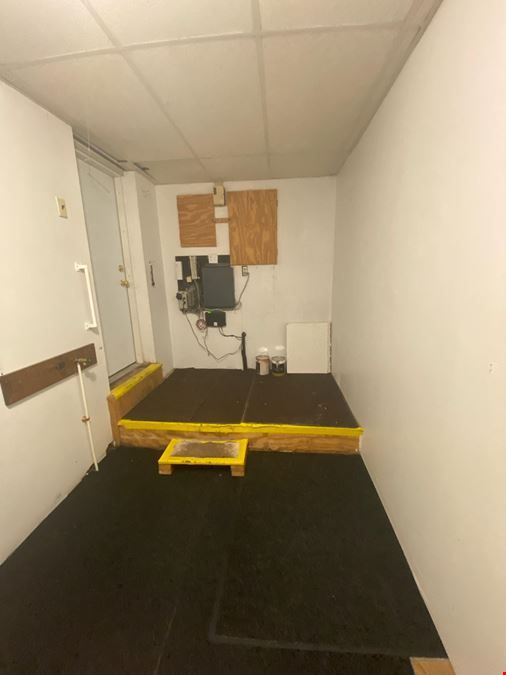 21 N Miami St