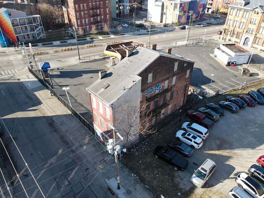 AUCTION - 1613 Walnut Street
