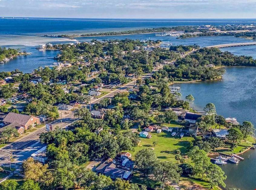 Distinctive Commercial Building in Historic Pensacola Corridor