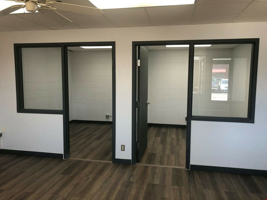 1,525 SF Shop & 950 SF Office Space in Aurora