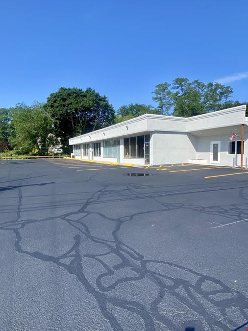 1237 W Shore Rd