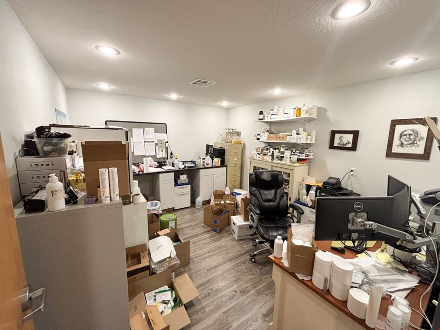 FOR LEASE: Ozark Office/Warehouse Space