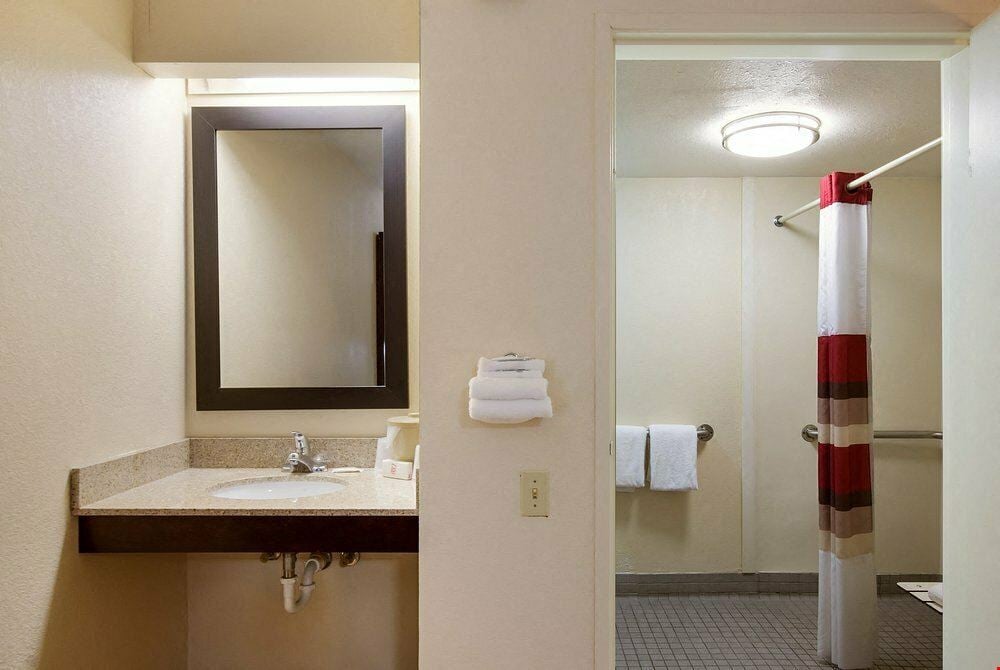 Red Roof Inn