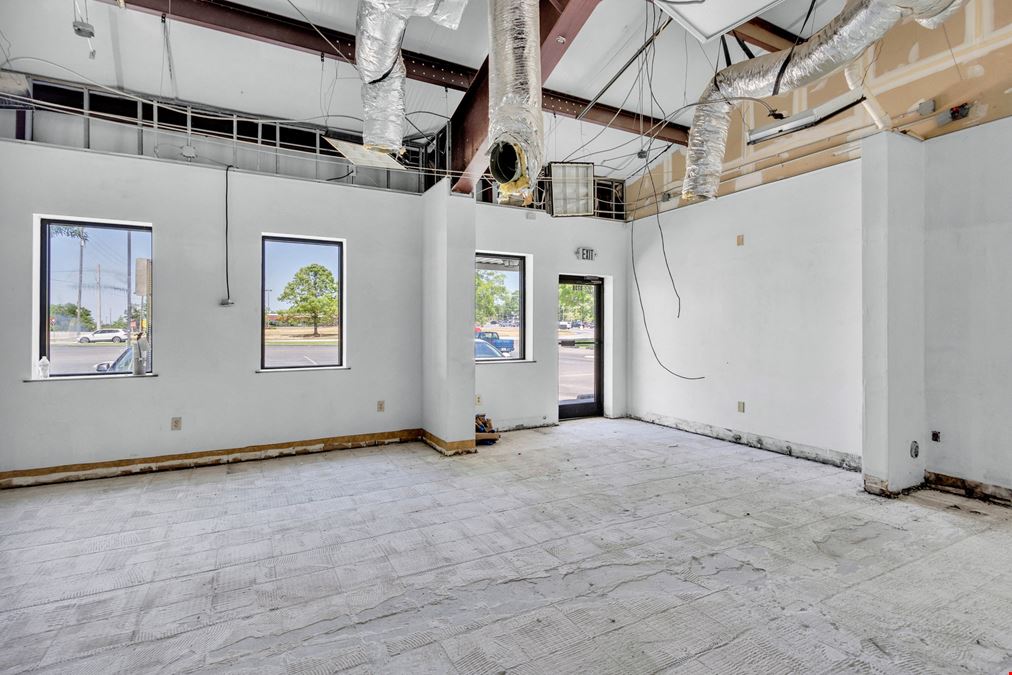 ±2,624 SF Medical/Retail Space