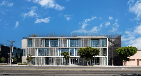 Preview of commercial space at 3000 S Crenshaw Blvd