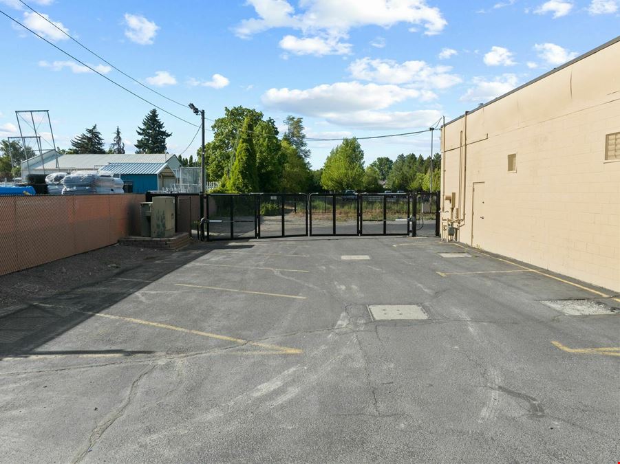 Spokane Valley Showroom and Land