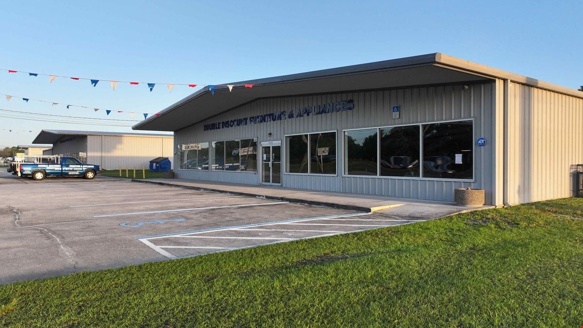 10,800 SF Retail-Warehouse on 3.12 Acres Zoned LCC - Lakeland