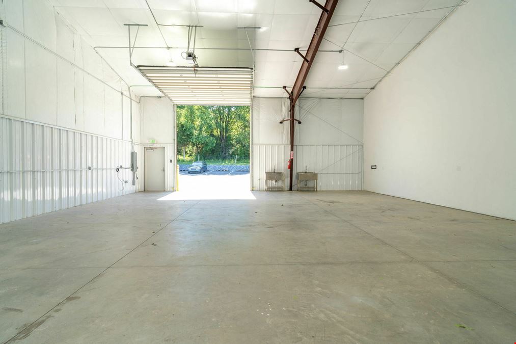 FOR LEASE - RARE SMALL FLEX SPACE | ±1,875 SF | IDEAL FOR CONTRACTORS & SERVICE BUSINESS