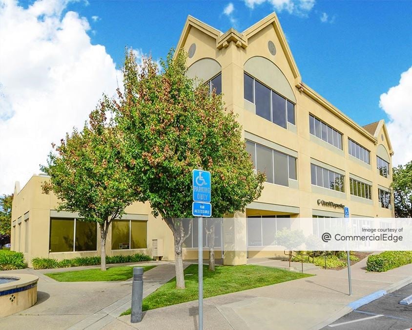 Fairfield West Plaza - 1411 Oliver Road