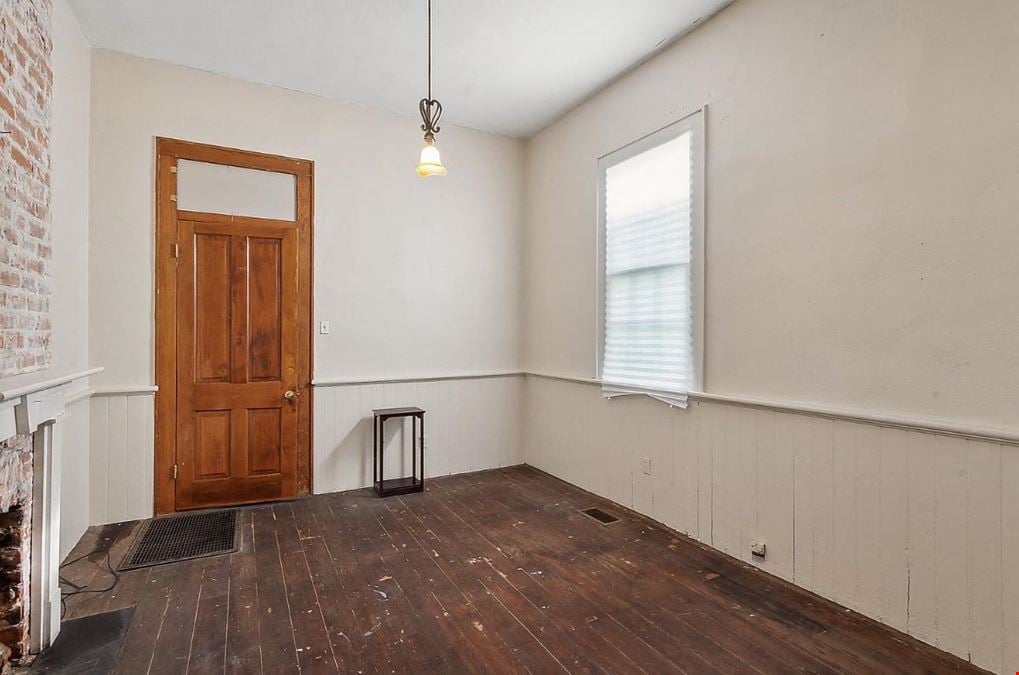 Commercially Zoned Duplex on Tchoupitoulas