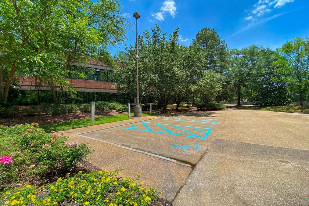 795 Woodlands Parkway