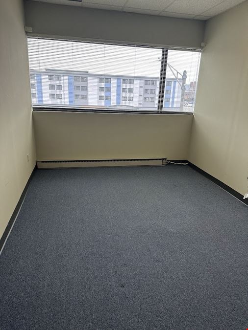 143 N Main St