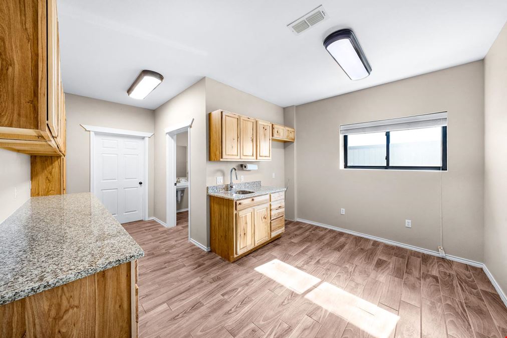 11639 E US-175