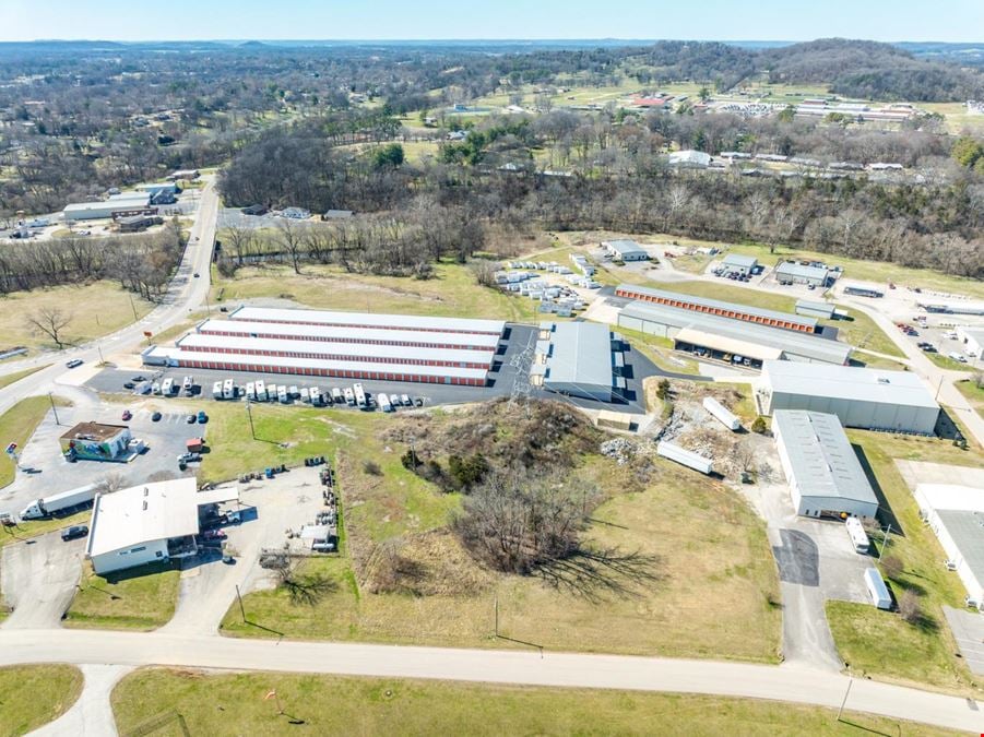 1 Tradewind Dr, Columbia TN