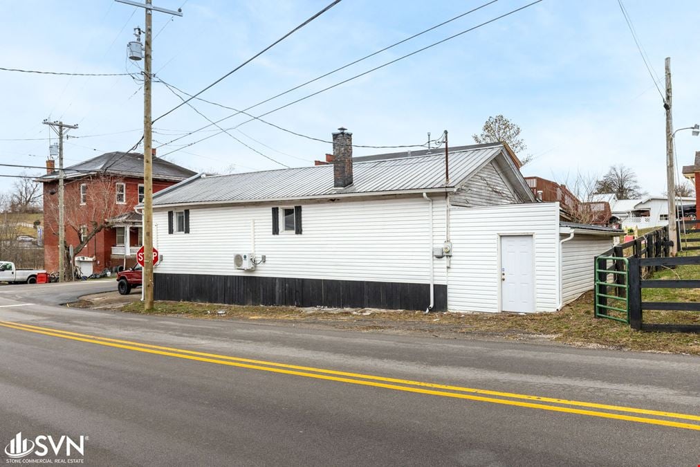 Former Waco KY Grocery- Flooring