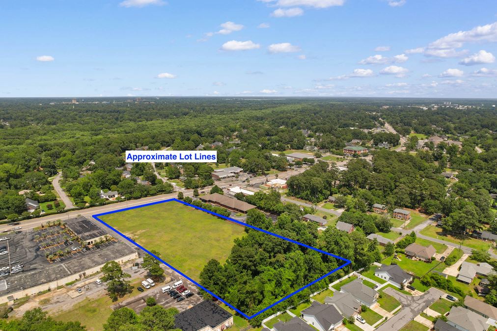 Commercial lot on 2nd Loop Rd.