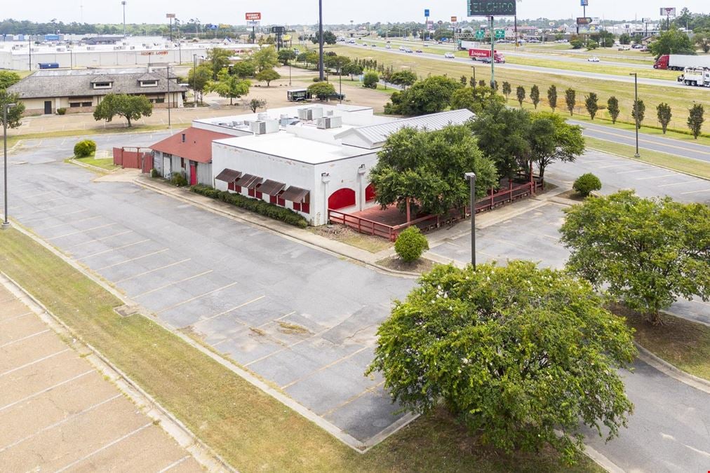 $1 Auction – Former 5,688 SF Restaurant | 75K VPD | 2007 Built