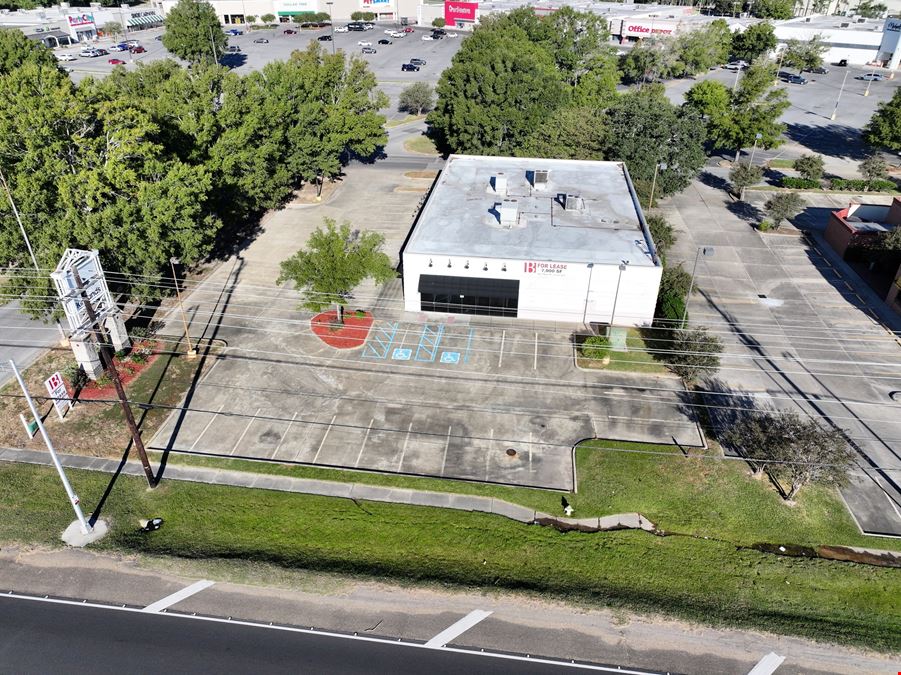 Acadiana Square Shopping Center