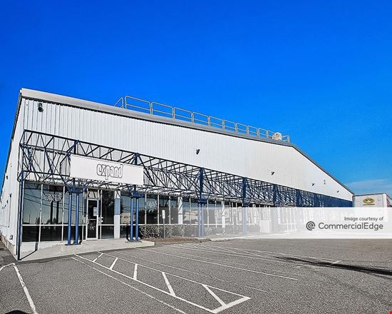 Preview of Industrial space for Rent at 400 Long Beach Blvd