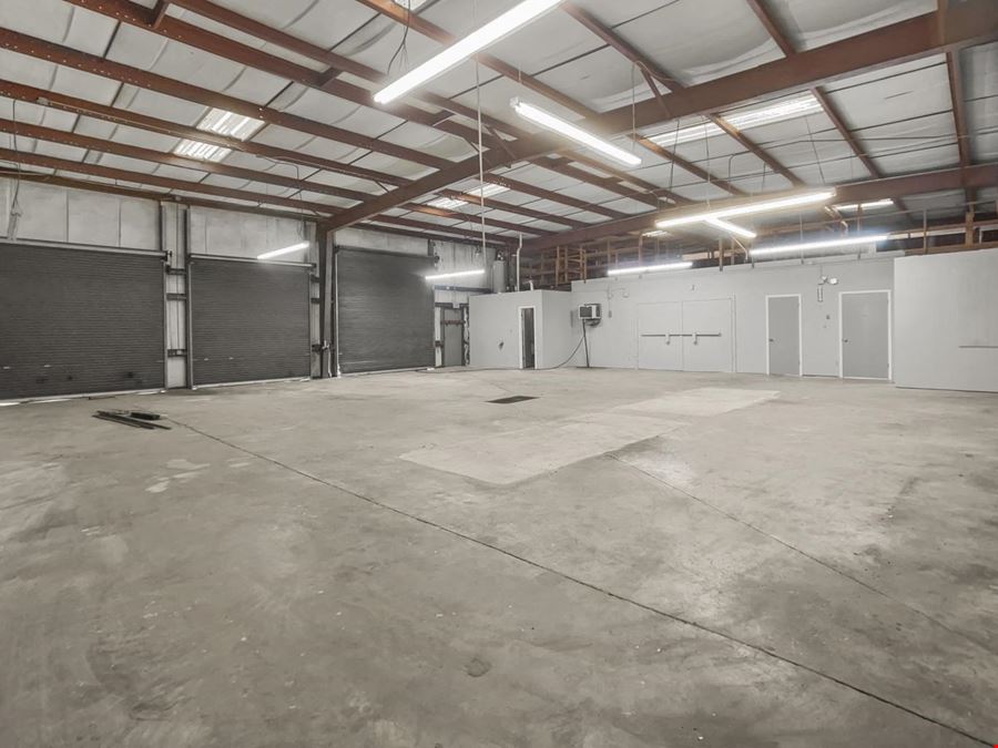 2565 Government Blvd