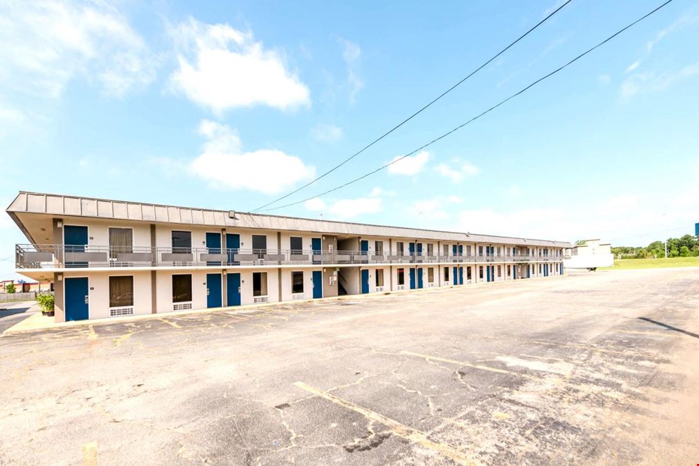 Motel 6 + Studio 6