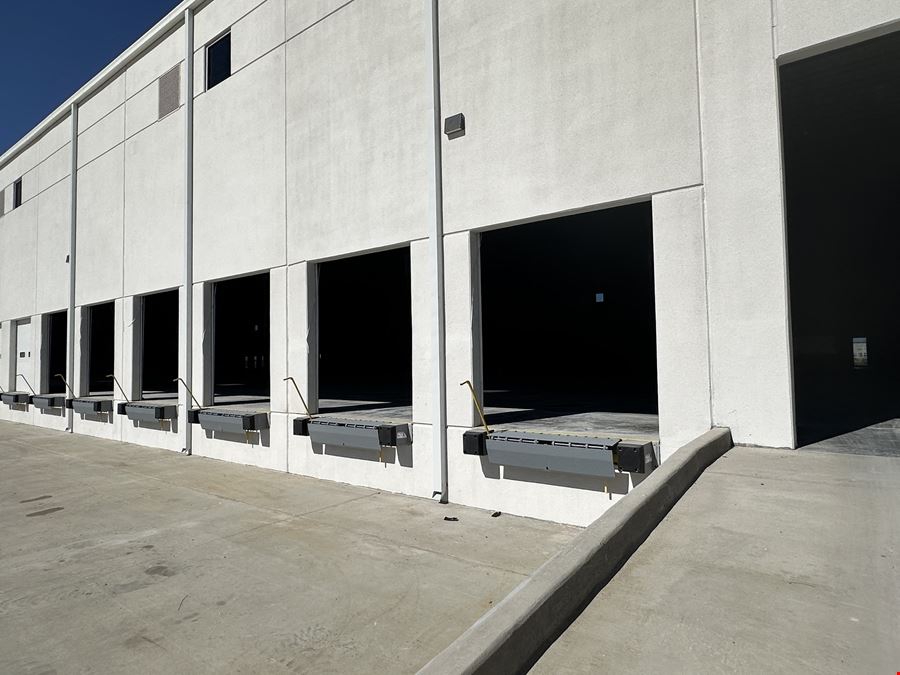 4001 Quivira Dr